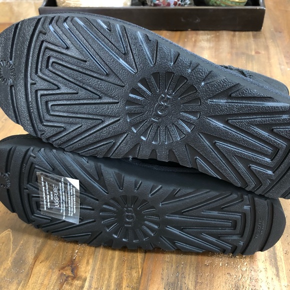 UGG black 🖤Classic Mini II Snake Nubuck - Picture 7 of 8